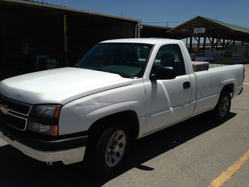 2006 chevrolet silverado 1500 wt standard cab pickup 2-door 4.8l