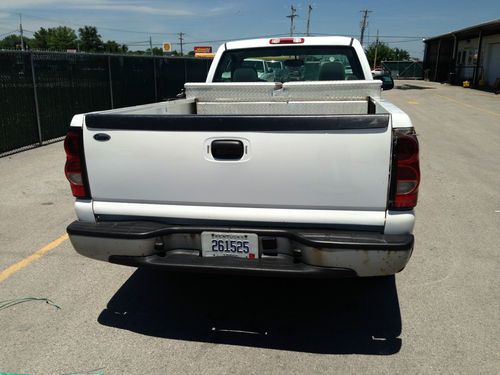 2006 Chevrolet Silverado 1500 WT Standard Cab Pickup 2-Door 4.8L, image 7