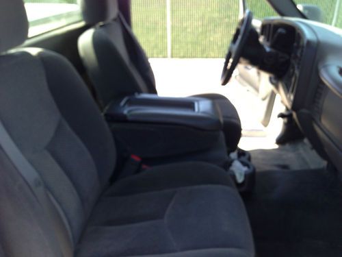 2006 Chevrolet Silverado 1500 WT Standard Cab Pickup 2-Door 4.8L, image 12