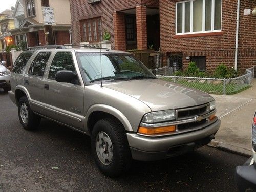 2002 chevrolet blazer ls  4-door 126k miles leather 4x4 1 owner, no accident