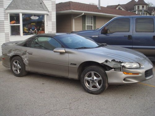 2001 Chevrolet Camaro Z28 Coupe 2-Door 5.7L, image 2