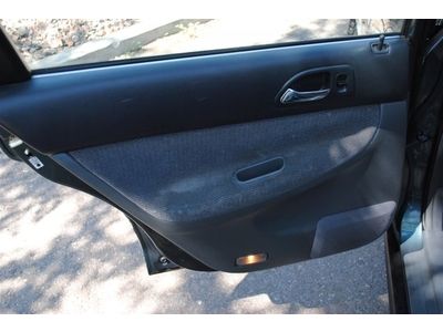 LX Manual 2.2L Front Wheel Drive Wheel Covers Steel Wheels Power Steering A/C, image 24