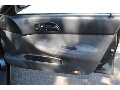 LX Manual 2.2L Front Wheel Drive Wheel Covers Steel Wheels Power Steering A/C, image 29
