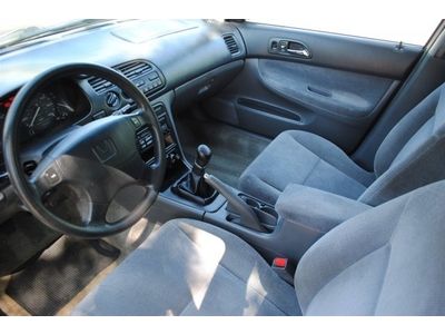 LX Manual 2.2L Front Wheel Drive Wheel Covers Steel Wheels Power Steering A/C, image 31