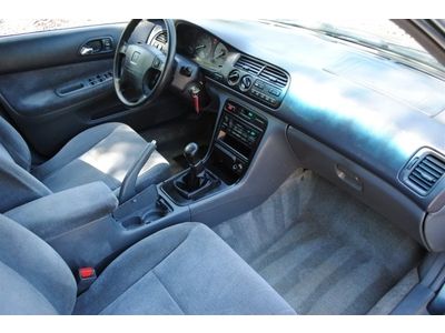 LX Manual 2.2L Front Wheel Drive Wheel Covers Steel Wheels Power Steering A/C, image 39