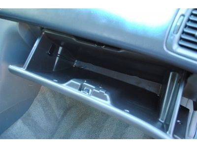 LX Manual 2.2L Front Wheel Drive Wheel Covers Steel Wheels Power Steering A/C, image 42