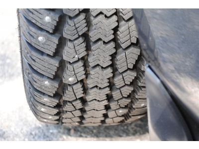LX Manual 2.2L Front Wheel Drive Wheel Covers Steel Wheels Power Steering A/C, image 59