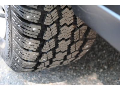 LX Manual 2.2L Front Wheel Drive Wheel Covers Steel Wheels Power Steering A/C, image 60