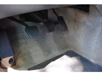 LX Manual 2.2L Front Wheel Drive Wheel Covers Steel Wheels Power Steering A/C, image 63