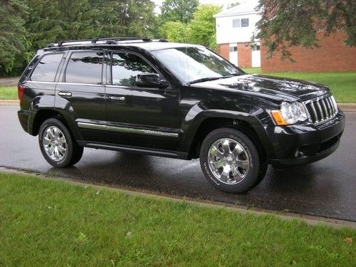 Hemi 4x4 moon navigation leather chromes clean vehicle