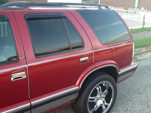 97 chevrolet sport utility 4 dr, image 11