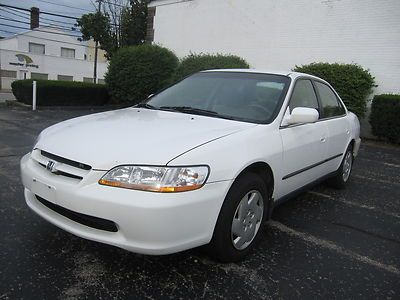 98 99 00 honda accord lx v6  automatic, 4door,looks and runs great !!!