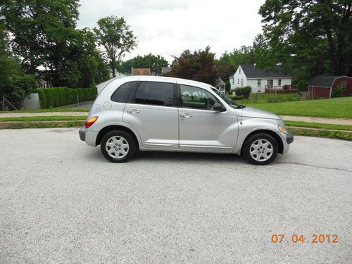 2001 chrysler pt cruiser base wagon 4-door 2.4l in silver