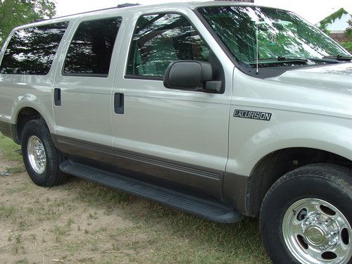 2005 ford excursion - last year they made em!