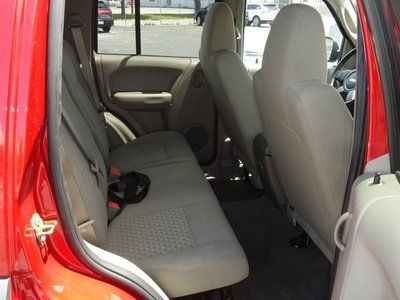 SPORT 4X4 SUV 3.7L V6 Clean Car Fax Red Tan Local Vehicle, image 14