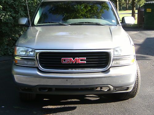2000 GMC Yukon SLT Sport Utility 4-Door 5.3L, image 3