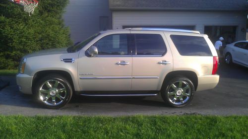 2010 cadillac escalade luxury awd flex fuel