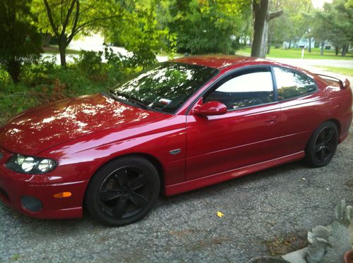 2004 pontiac gto base coupe 2-door 5.7l