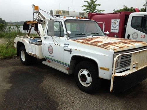 *1983 chevrolet tow truck c30* #101