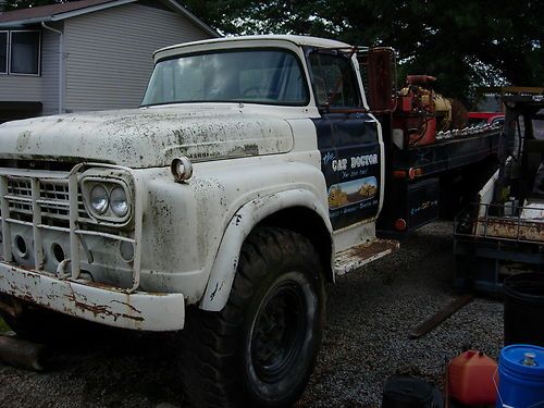 Ford 2 ton 4x4 truck monster rock crawler 16' bed 44