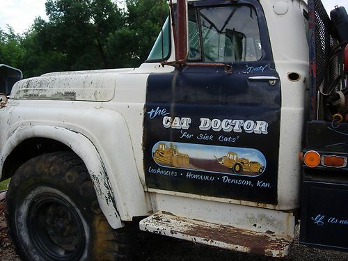 Ford 2 ton 4x4 truck monster rock crawler 16' bed 44