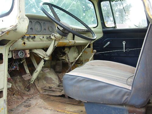 Ford 2 ton 4x4 truck monster rock crawler 16' bed 44