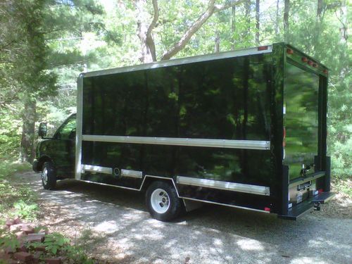 2006 gmc savana 3500 base standard cargo van 3-door 6.0l