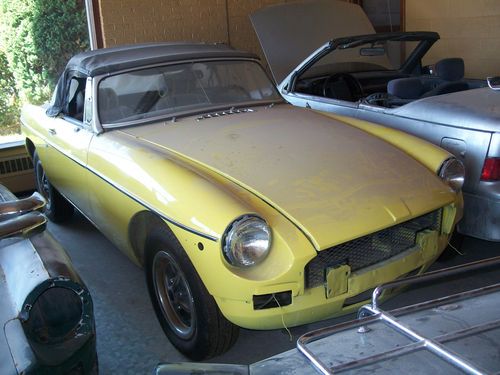 1975 mgb no rust, new paint, rebuilt head plus 1964  mgb parts