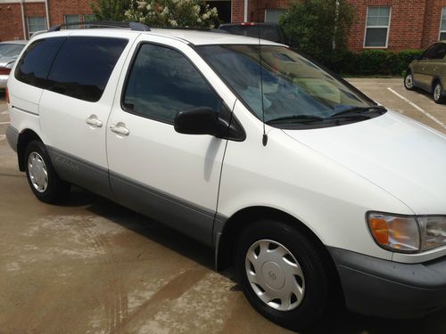 2000 Toyota Sienna LE Mini Passenger Van 5-Door 3.0L, image 2