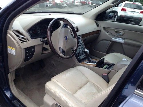 2004 Volvo XC90 T6 Wagon 4-Door 2.9L, image 3