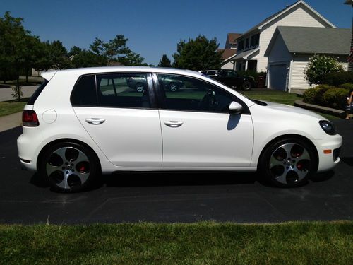 2010 volkswagen gti base hatchback 4-door 2.0l