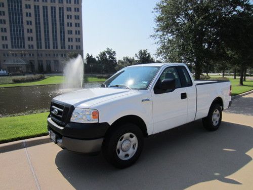 2005 ford f-150 xl regular cab pickup 4-door 4.2l excellent cond 1 owner truck