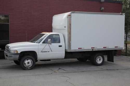 1999 dodge ram 3500 box truck 4x4, white, runs great!