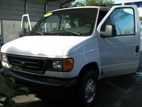 2003 ford e-350 base extended cargo van 2-door 5.4l