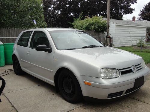 Vw golf  2.0 l 5 speed manual transmission  2000 2 doors