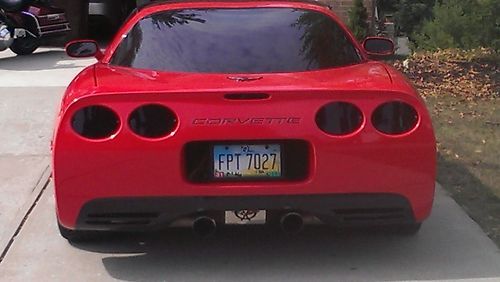 1998 chevrolet corvette base hatchback 2-door 5.7l