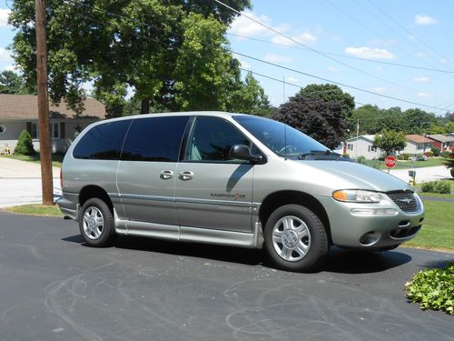 Handicap accessible van - chrysler town and country lx - automatic ramp