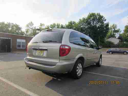 2006 Town & Country Touring w/ Navi - EVERY OPTION, image 5