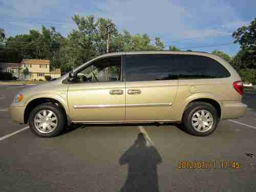 2006 Town & Country Touring w/ Navi - EVERY OPTION, image 8