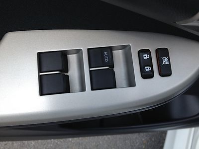 11 S Certified Manual 1.8L Cruise Control AM/FM CD Aux Bluetooth 1 Owner TOC, image 23