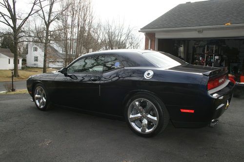 2012 dodge challenger sxt coupe 2-door 3.6l with magnaflow exhaust/ k&amp;n intake