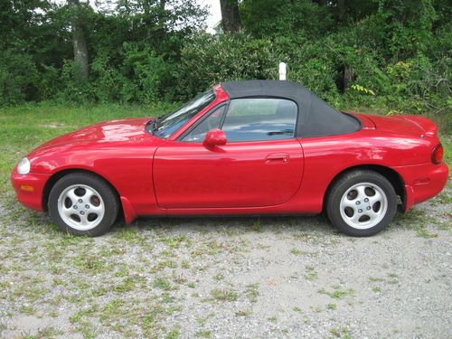 1999 mazda miata red, 5 speed, 65k, one owner, clean carfax, great condition