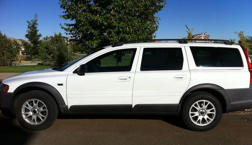 Volvo 2004 xc-70 white with black leather interior