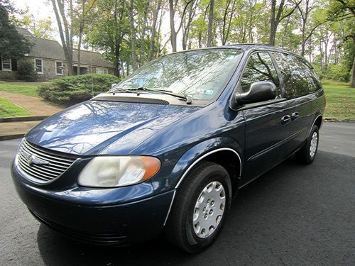 No reserve 2003 chrysler town &amp; country mini van 7-passenger 3.3l v6 1 owner