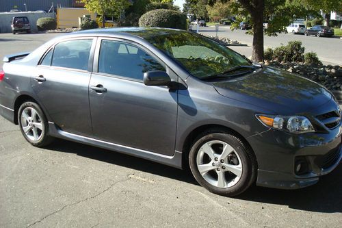 2012 toyota corolla s sedan 4-door 1.8l, 15,000 miles, super clean, nice car