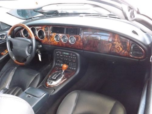 2005 Jaguar XK8 Base Convertible 2-Door 4.2L, image 12