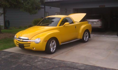 2003 chevrolet ssr base convertible 2-door 5.3l