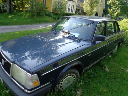 1991 volvo 240 base sedan 4-door 2.3l