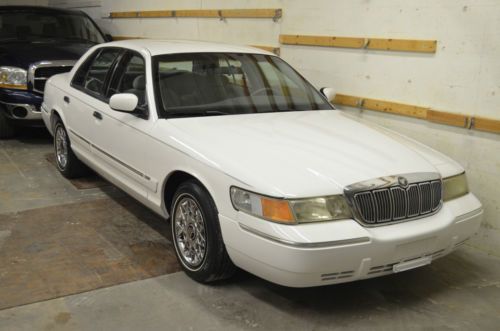 2001 mercury grand marquis clean, low miles, 1 owner florida car! showroom cond