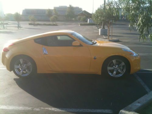 2009 nissan 370z base coupe 2-door 3.7l